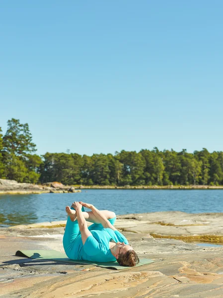 Levensechte fitnesstraining, volwassen vrouw Stockafbeelding