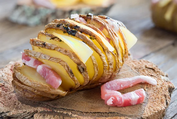 Kartoffel in Scheiben geschnitten — Stockfoto
