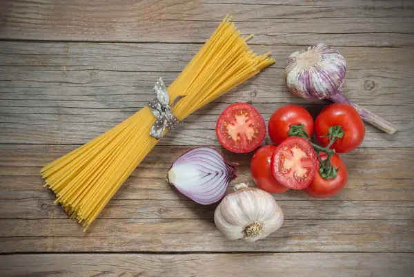 Ingrediënten voor spaghetti — Stockfoto