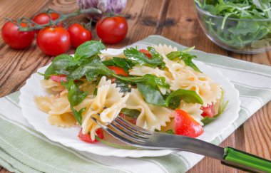 Farfalle makarna ile roket