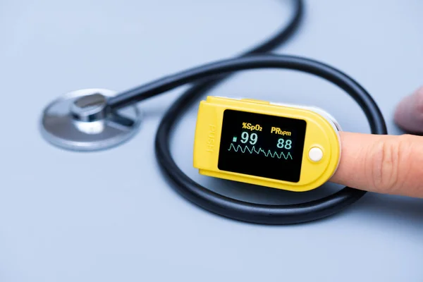 Osobní Ochranné Prostředky Proti Coronavirus Covid Oximeter — Stock fotografie