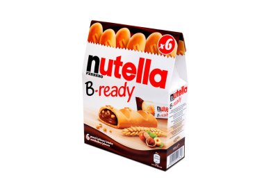 İtalya - 24 Aralık. 2020: Nutella B beyaz arka planda Ferrero markasından hazır yiyecek paketi