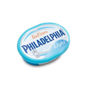 İtalya - 10 Şubat. 2021: Philadelphia hafif kuark peyniri paketi