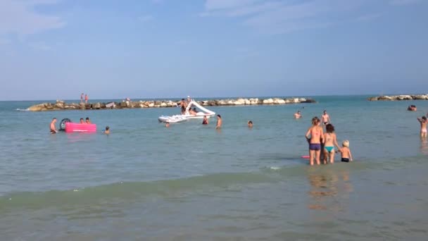 Playa de costa adriática italiana — Vídeos de Stock