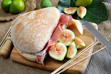 incir ekmek ve jambon