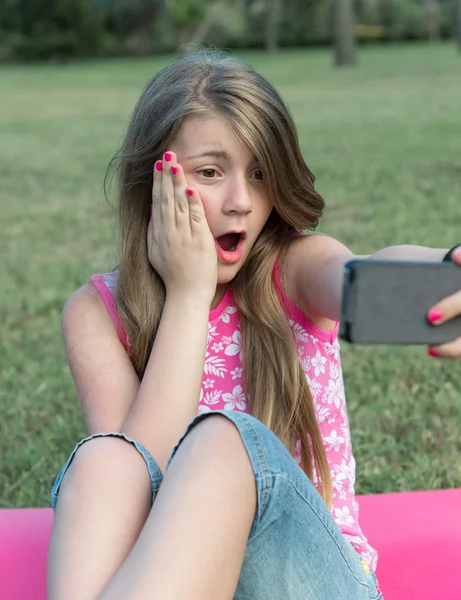 Selfie in the park — Stock Photo, Image