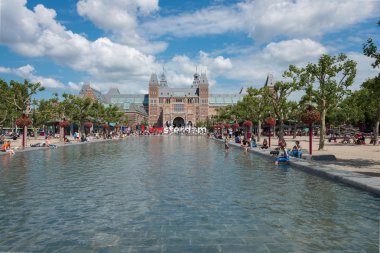 turistler fotoğraf sözcüğü ile Museumplein'e dev çekmek