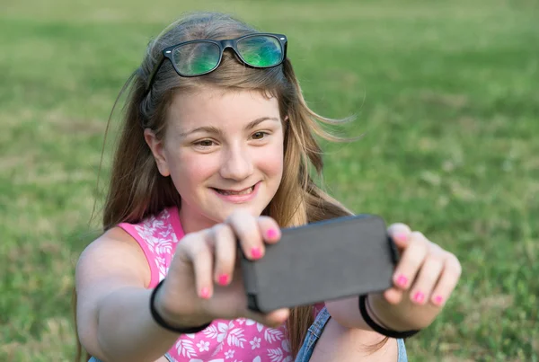 Selfie in the park — Stock Photo, Image