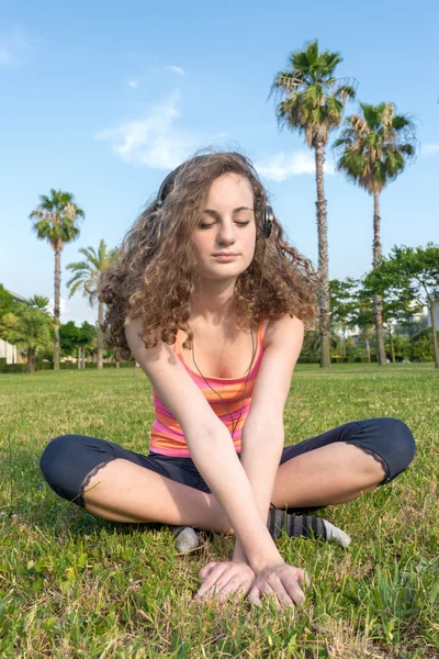 Girl yoga — Stock Photo, Image