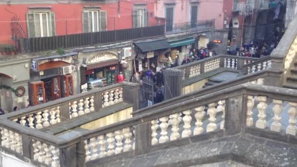 Улица Трибунали в Неаполе - Италия — стоковое видео