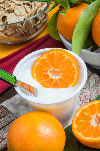 Yogurt with orange — Stock Photo, Image