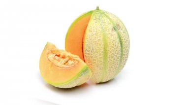 Cantalupo kavun beyaz arka plan üzerinde