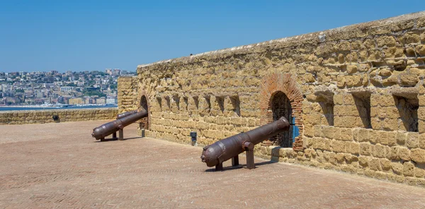 Nápoles, cañones de Castel dell 'Ovo - Italia —  Fotos de Stock