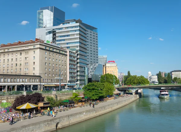 Barcos en el río Danubio - Wien — Foto de Stock