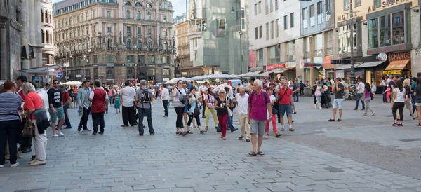 Menschen zu Fuß in Wien — Stockfoto
