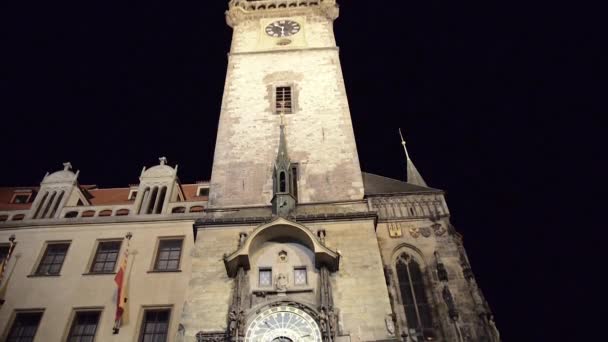 Vista noturna da Praça da Cidade Velha de Praga — Vídeo de Stock