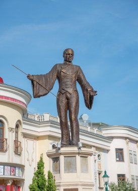 Statue of Basilio Calafati - Vienna, Austria