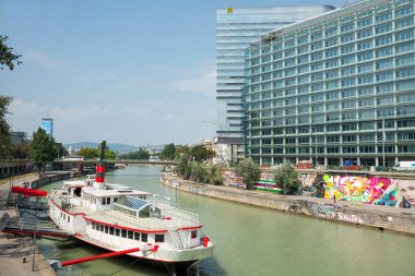 Tuna Nehri - Wien gemilerde