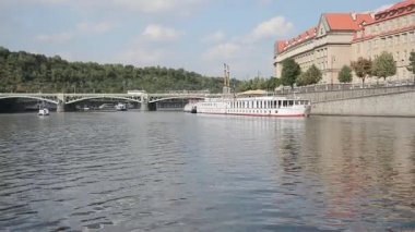 Prag - çek tekneyle görüntülemek