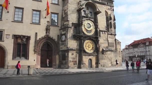 Blick auf den Prager Altstadtplatz - Prag - Tschechien — Stockvideo