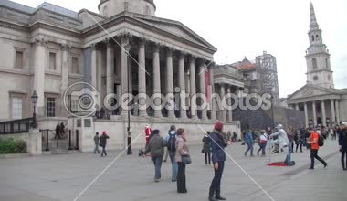 Trafalgar Meydanı - Londra - İngiltere'de insanlar
