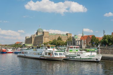 Feribot Boaty Moldova da açılan de nehrinde - Prag - Çek Cumhuriyeti