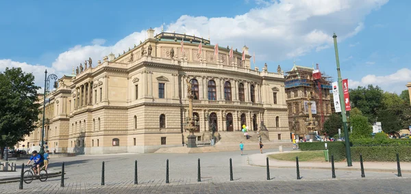 Universität Karlova v Praze - Prag - Tschechische Republik — Stockfoto