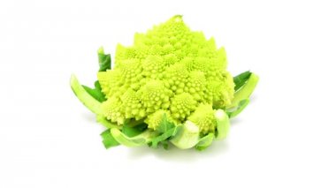 Beyaz arka plan üzerinde Roma lahana