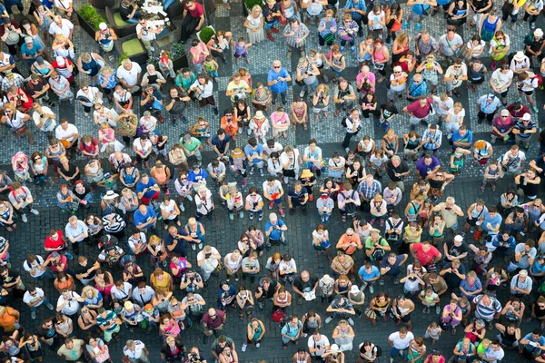 İnsanların beklediği 