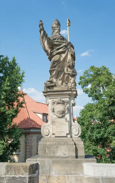 Staty av St. Augustine d'Ippona - Prag — Stockfoto