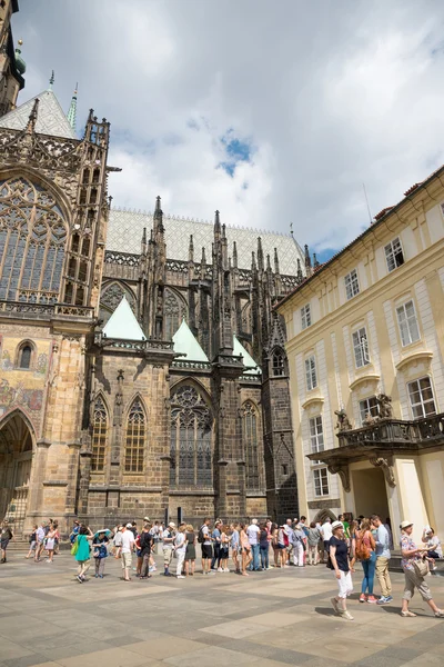 People at Cathedral of St. Vitus - Prague - Czech Republic — Stock Photo, Image