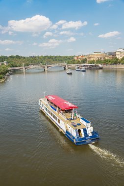 Feribot Boaty Moldova da açılan de nehrinde - Prag - Çek Cumhuriyeti