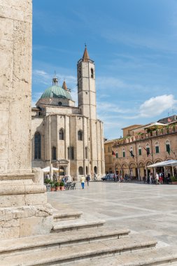 Ascoli - Halk Meydanı bu