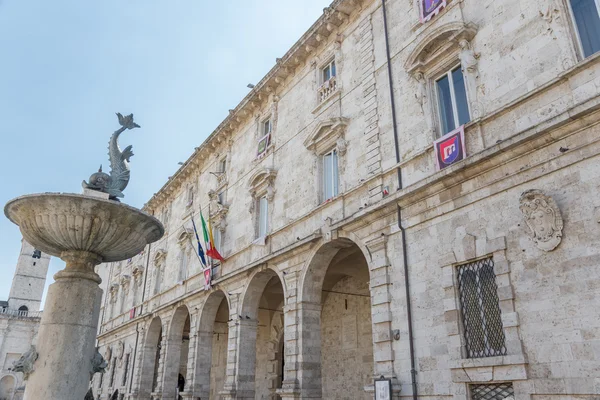 Paleis van de regering - Ascoli - het — Stockfoto