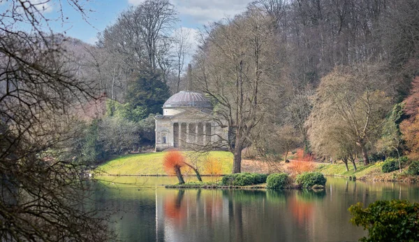 Rámcový Pohled Jezero Stourhead Pantheon Stourtonu Wiltshire Velká Británie Dne — Stock fotografie