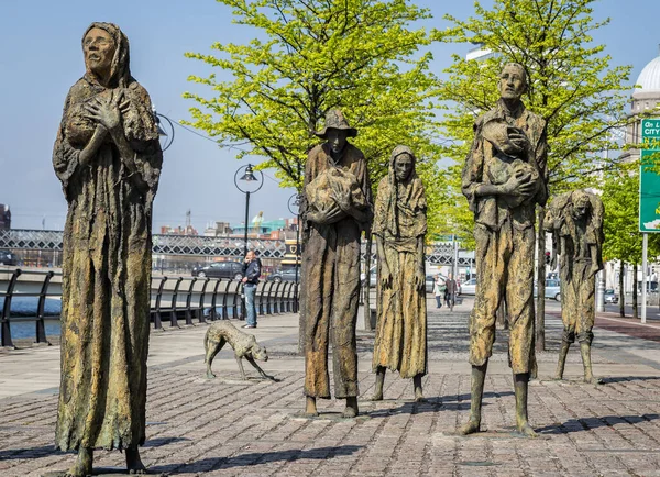 Esculturas Históricas Hambruna Custom House Quay Dublín Irlanda Tomadas Mayo — Foto de Stock