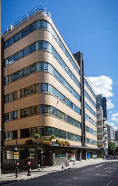 11 Ağustos 2013 'te Londra, İngiltere' deki Art deco Minories ofis binası