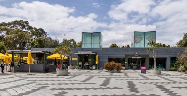 Ziyaretçi merkezi ve Kraliyet Botanik Bahçeleri, Melbourne, Avustralya 'daki Gözlemevi 15 Aralık 2025