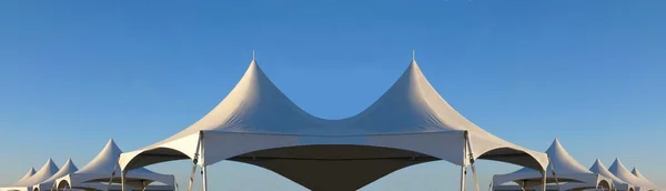 Rij van tent tops — Stockfoto