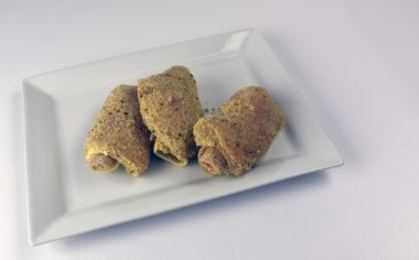 Ekmekli doldurulmuş tavuk göğsü