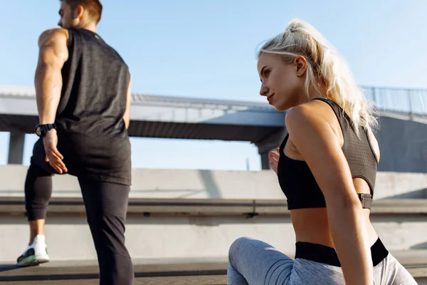 Sportief Jong Stel Man Vrouw Rennen Samen Stadstrap Sport Gezonde — Stockfoto