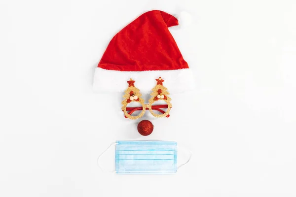 Christmas Santa Claus Hat Medical Mask Protect Coronavirus Christmas Goggles — Stock Photo, Image