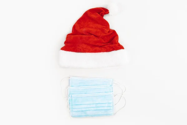 Santa Claus Hat Medical Protective Mask Isolated White Background New — Stock Photo, Image