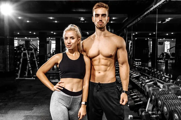 Athletic Muscular People Man Woman Working Out Gym — Zdjęcie stockowe