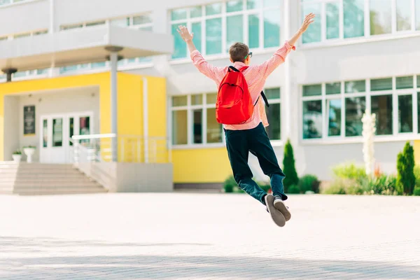 Menino Sorridente Feliz Com Óculos Vai Para Escola Menino Com — Fotografia de Stock