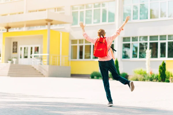 Happy Lachende Jongen Met Bril Gaat Naar School Jongen Met — Stockfoto