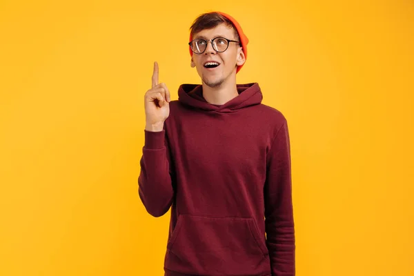 Beau Jeune Homme Une Idée Gars Avec Chapeau Orange Pull — Photo