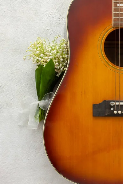Acoustic Guitar Lily Valley May Lily Flowers White Background — Stock Photo, Image