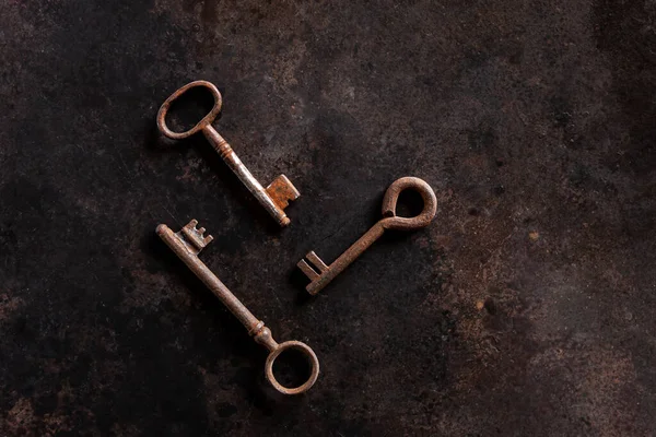 Pattern of three antique keys