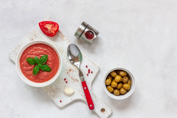 Sup Tomat Spanyol Tradisional Salmorejo Gazpacho Dengan Kemangi Close Top — Stok Foto